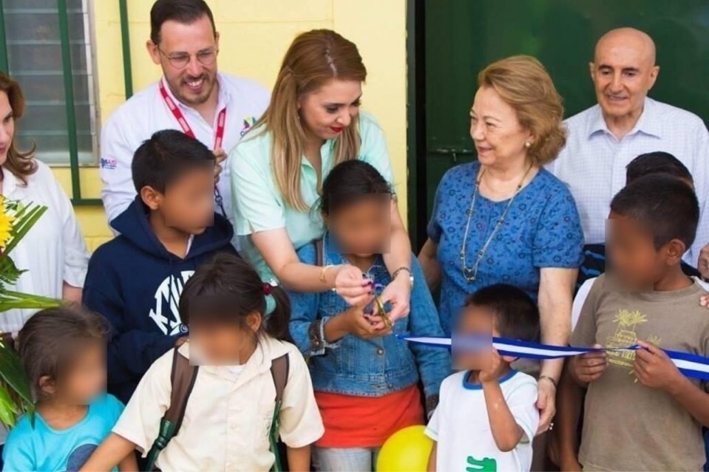 Elías Asfura aportó donación para la construcción de Centro de Alcance Juvenil en Honduras Elías Asfura aportó donación para la construcción de Centro de Alcance Juvenil en Honduras