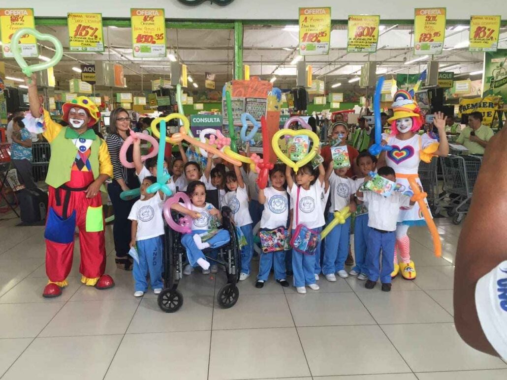 Unidos por la educación: voluntarios de Fundación Ficohsa ayudan a fortalecer la educación