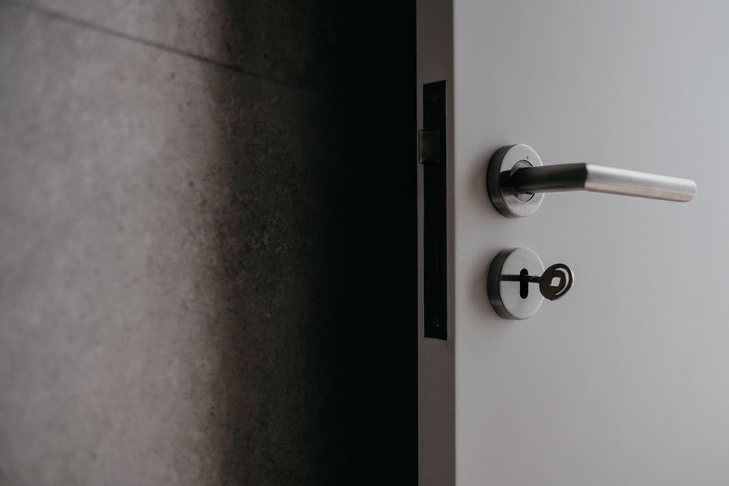 Por qué elegir puertas de metal de HOPSA en Panamá