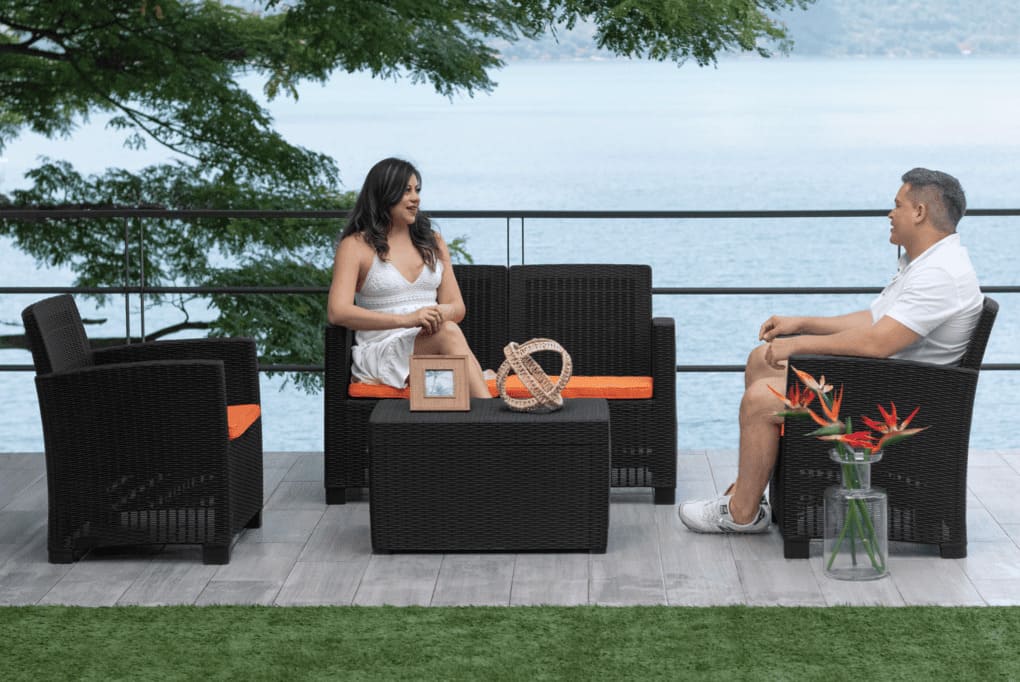 Diseños de muebles de plástico imitación madera en República Dominicana