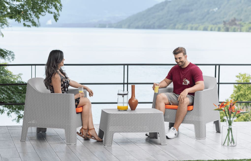 Diseños de muebles de plástico imitación madera en Aruba